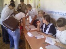 Работает избирательная комиссия.